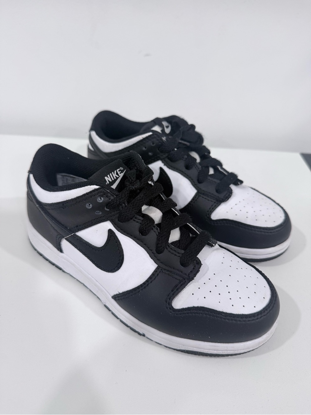Nike Kids Low-Top Sneakers in Black and White